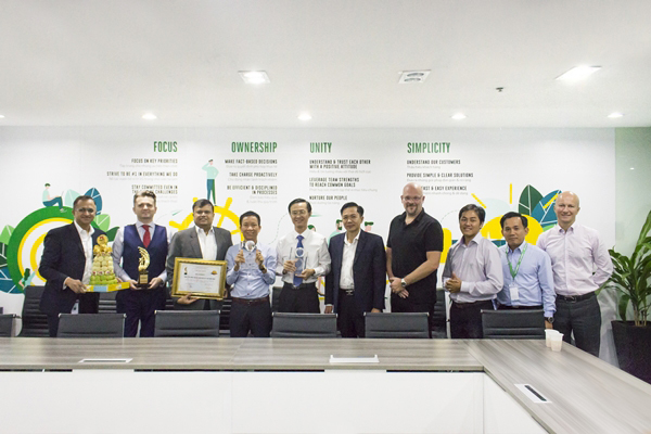 FE Credit wins two Global Banking & Finance Review’s awards