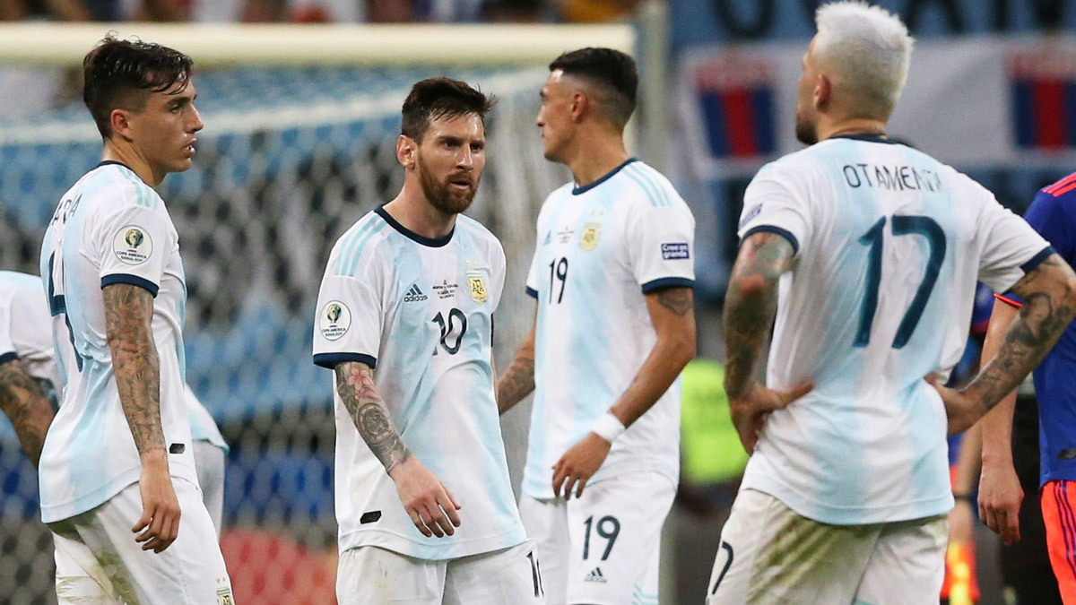 Argentina bạc nhược, Messi chiêu trò thành người hùng