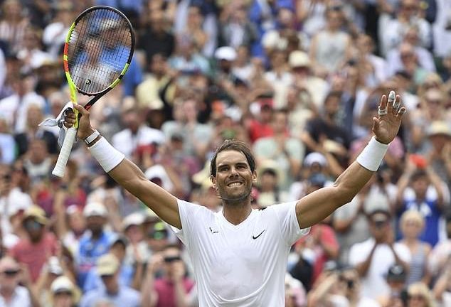 Nadal lấy vé tứ kết Wimbledon dễ như đi dạo