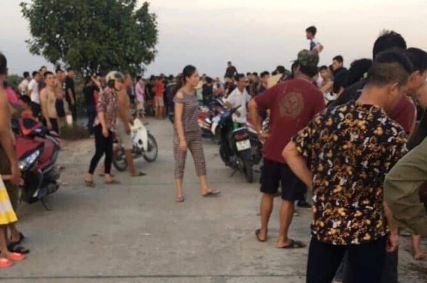 3 anh em trượt chân, tử vong trên sông Kinh Thầy