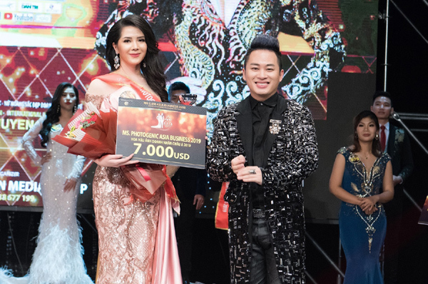 Lôi cuốn từng phần thi đêm chung kết Ms & Mr Asia Business 2019