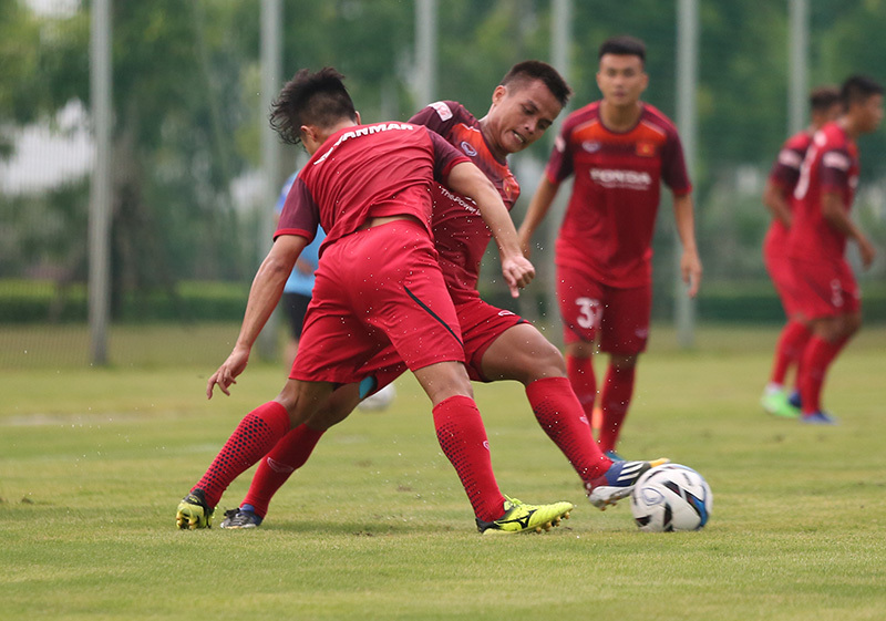 Martin Lo quyết ghi điểm với thầy Park, tranh suất dự SEA Games