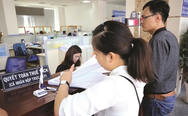 Should higher taxes be levied on wealthy Vietnamese?