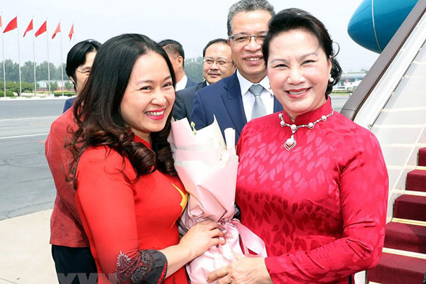 Chủ tịch QH đến Bắc Kinh, tiếp tục chuyến thăm Trung Quốc