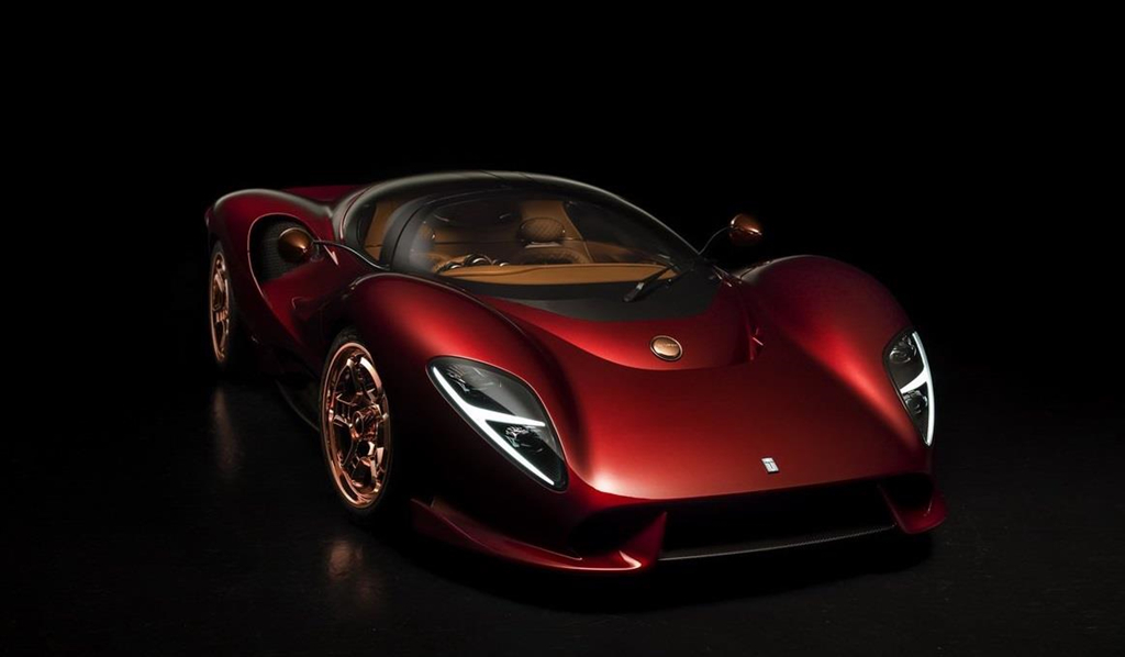 Vừa lộ diện, siêu xe De Tomaso bị tố sao chép thiết kế của Ferrari