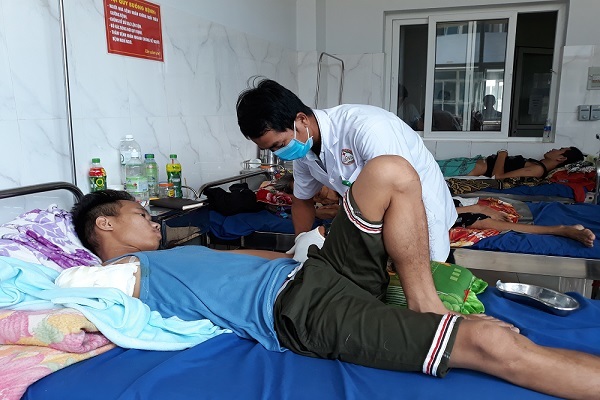 Thanh niên ‘mất’ cánh tay vì tự trị rắn độc cắn tại nhà