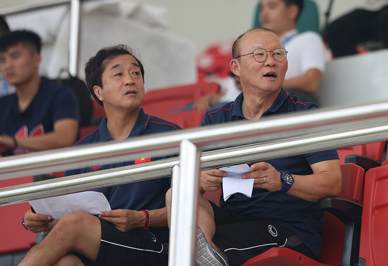 Sắp đổi lịch V-League, thầy Park được chiều hết cỡ