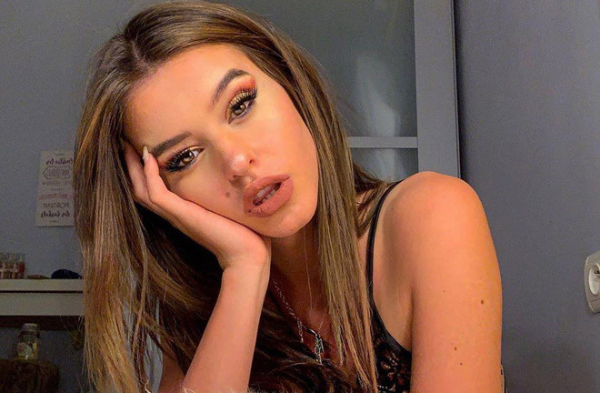 'Bông hồng lai' 10X có 9,6 triệu follow, thường khoe ảnh gợi cảm