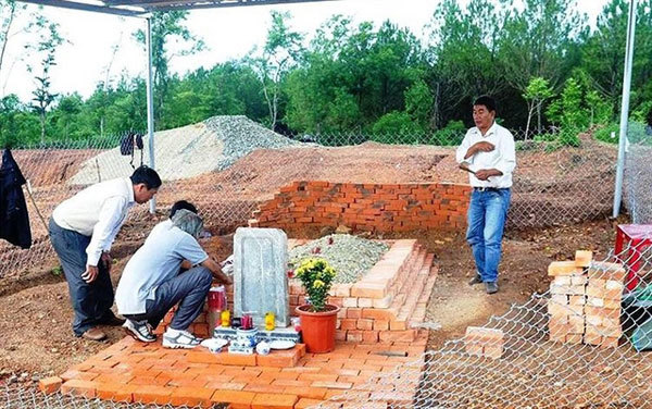 Solutions proposed for demolished tomb of king’s wife in Hue