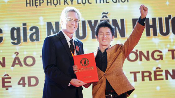 Vietnamese magician sets another world record