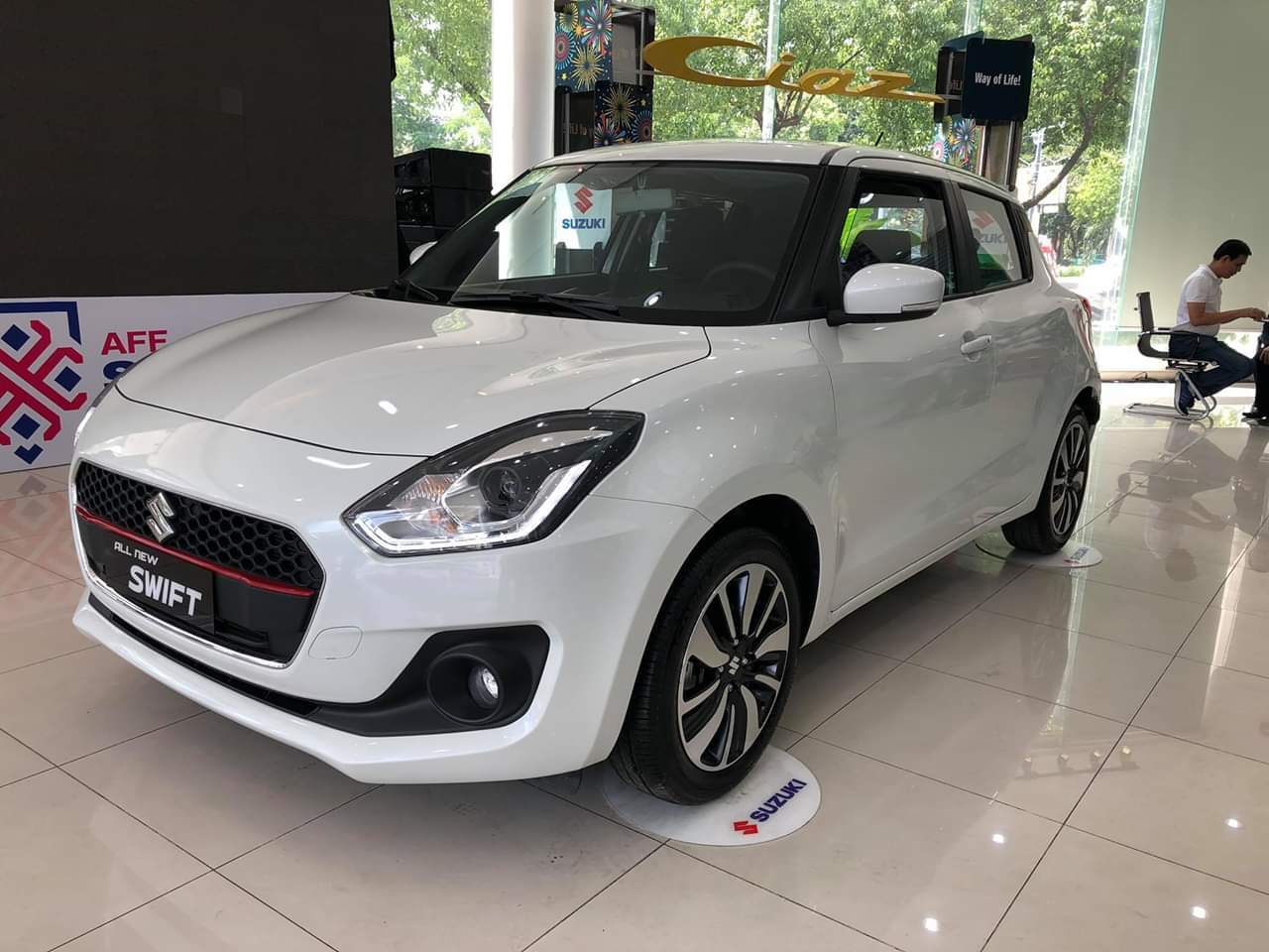 Xe hatchback hạng B giảm giá kỷ lục rẻ ngang xe hạng A