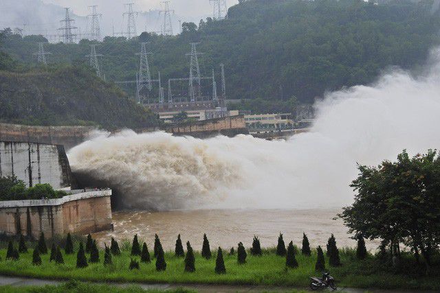 Vietnam considers new policy to operate hydropower plants on Da River