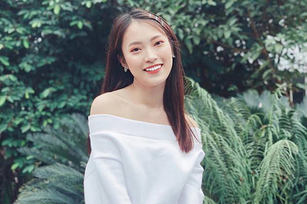 Đến nhà bà Tân Vlog 'ăn chực', ba cô gái khiến dân mạng 'săn lùng'