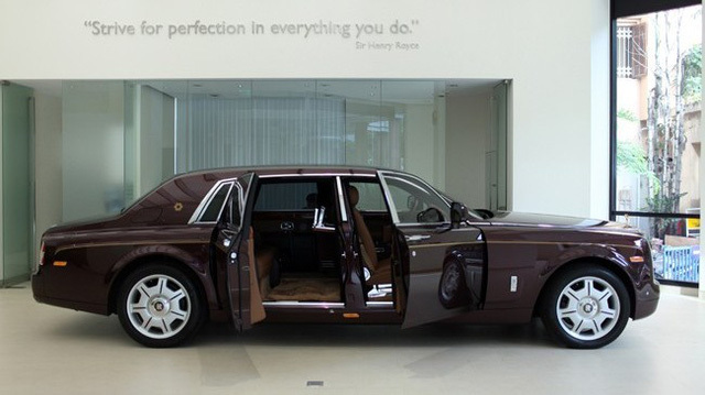 Đại gia “điếu cày” Lê Thanh Thản sở hữu bao nhiêu xe Rolls-Royce?