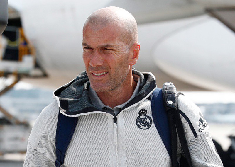 Zidane bất ngờ rời đội khi Real Madrid du đấu