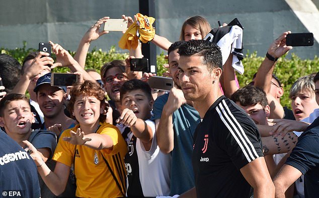 Ronaldo tái xuất, đại náo trung tâm y tế Juventus
