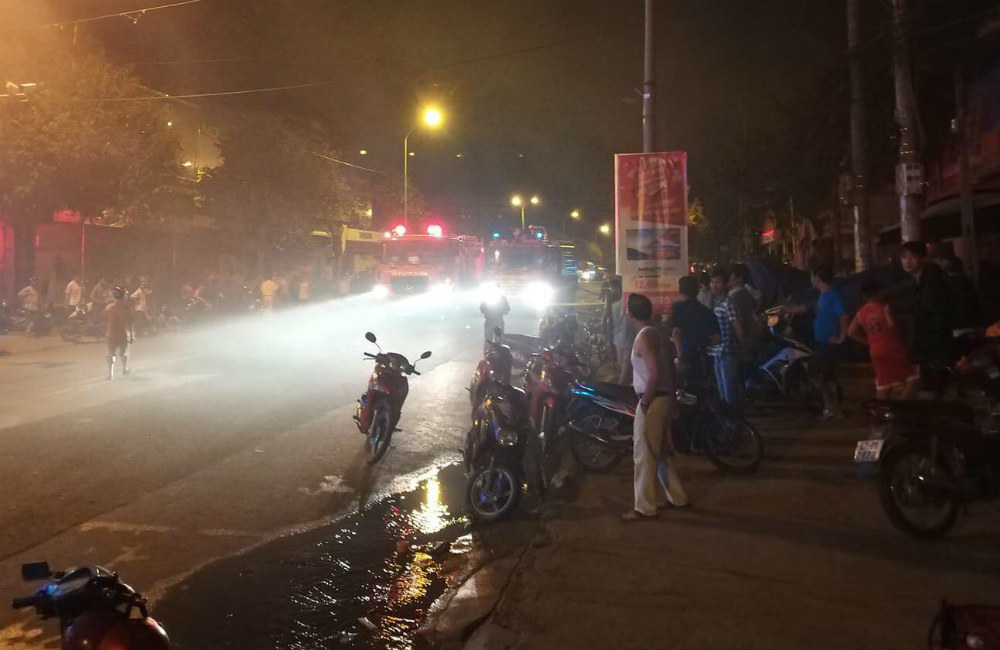 Cháy chợ kinh hoàng ở Đắk Lắk, gần 50 ki ốt thành tro