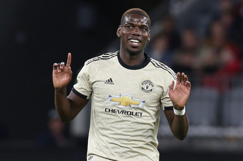MU cung phụng Pogba, phong làm thống soái phòng thay đồ