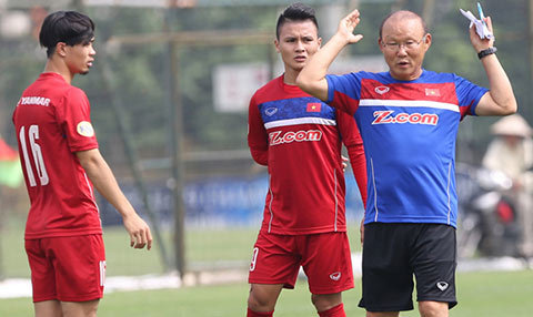 Tuyển Việt Nam đấu Thái Lan: Bài toán Công Phượng không đá chính