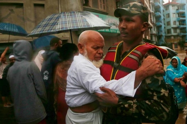 Lũ lụt tàn phá Ấn Độ và Nepal, hàng chục người thiệt mạng