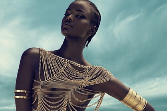 Siêu mẫu lĩnh án 3 năm tù treo vì đánh tiếp viên hàng không