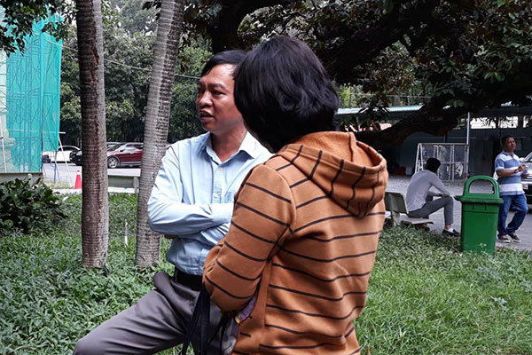 Tố bị mổ hỏng mắt, Việt kiều đòi bồi thường hàng chục ngàn USD