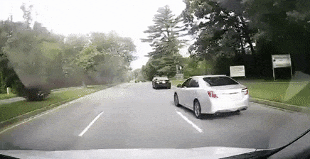 Cố vượt Honda Accord, xe Toyota Camry lật "ngửa bụng"