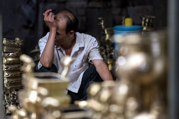 Nỗi lo của người đàn ông sở hữu hàng trăm bộ lư đồng ở Sài Gòn