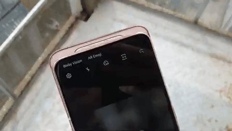 Mở hộp Galaxy A80: Điện thoại siêu độc với camera vừa xoay vừa trượt