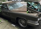 Xe sang Cadillac gỉ sắt, lấp đầy rác vì bị bỏ xó 25 năm