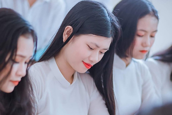 Thủ khoa khối C01 giỏi cả các môn khối A
