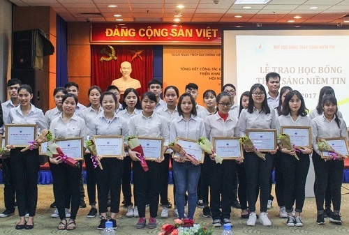 80 suất học bổng cho thí sinh đỗ đại học có hoàn cảnh khó khăn