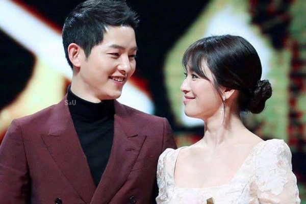 Giữa bão ly hôn với Song Joong Ki, Song Hye Kyo chờ 'định mệnh chỉ lối'