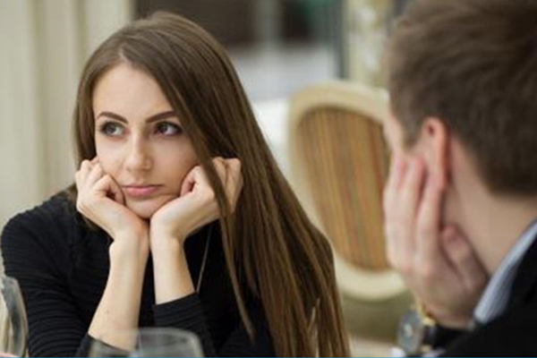 Giới trẻ Mỹ đồng ý gặp mặt, hẹn hò để được mời 'ăn chùa'