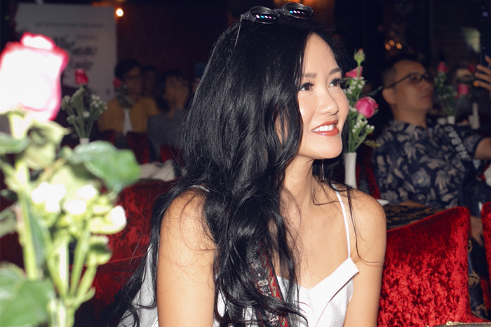 Diva Hồng Nhung ngượng chín người vì lộ chứng đãng trí trước mặt đàn em