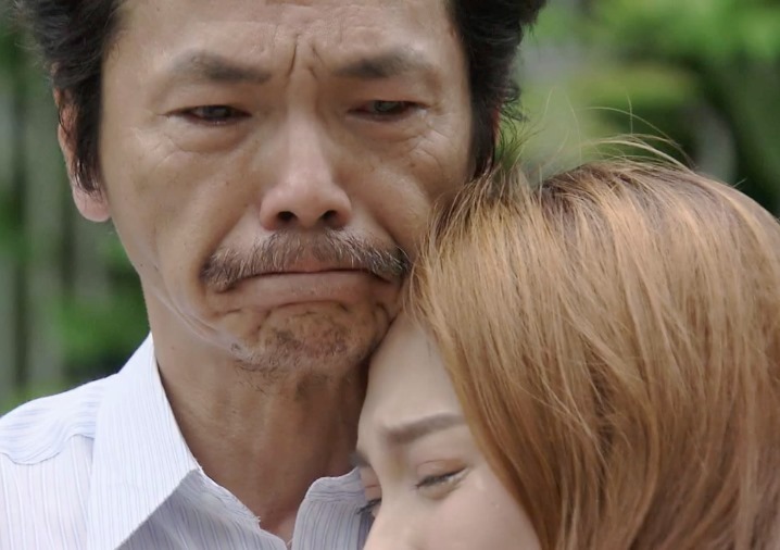 Trung Anh bị ám ảnh, khóc khi thấy cảnh ông Sơn đón Thư về trong 'Về nhà đi con'