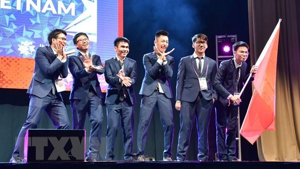 Vietnam win two golds, four silvers at Int’l Mathematics Olympiad
