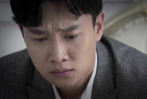 'Về nhà đi con' tập 71, Vũ khóc ân hận khi Thư trả lại nhẫn cưới