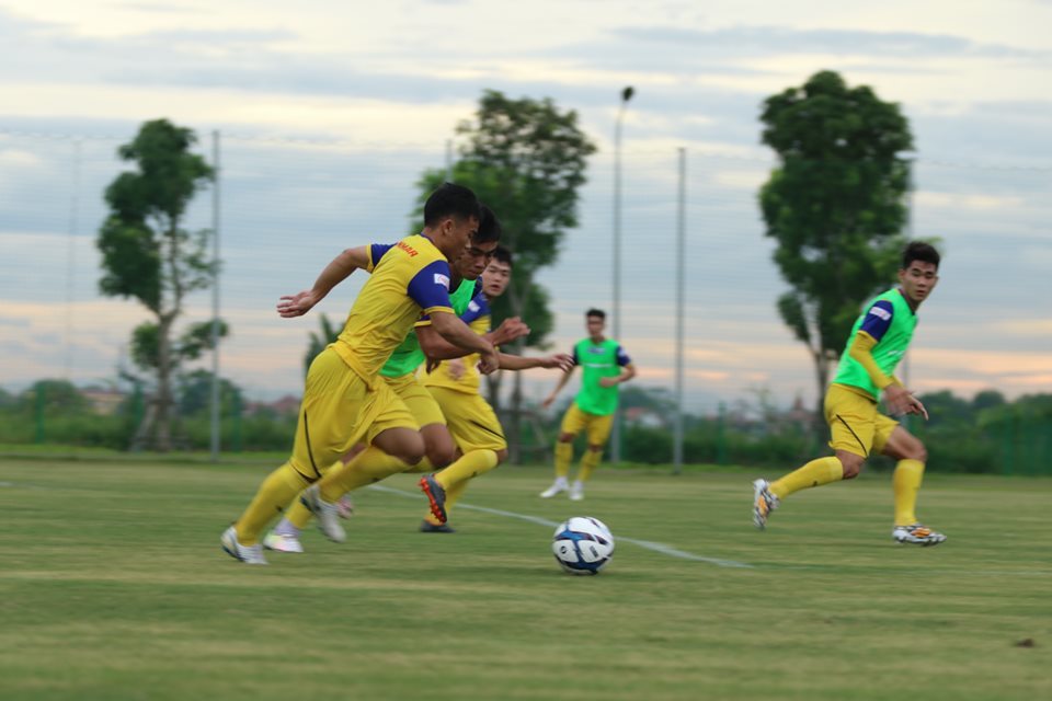 Lý do bất ngờ U22 Việt Nam chưa được tập sân nhân tạo