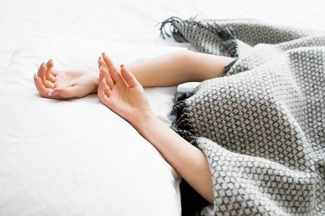 Những thói quen khi ngủ nhiều người đang làm gây hại cho sức khỏe