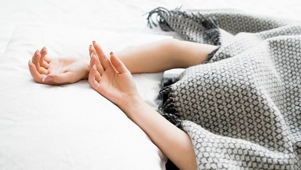 Những thói quen khi ngủ nhiều người đang làm gây hại cho sức khỏe