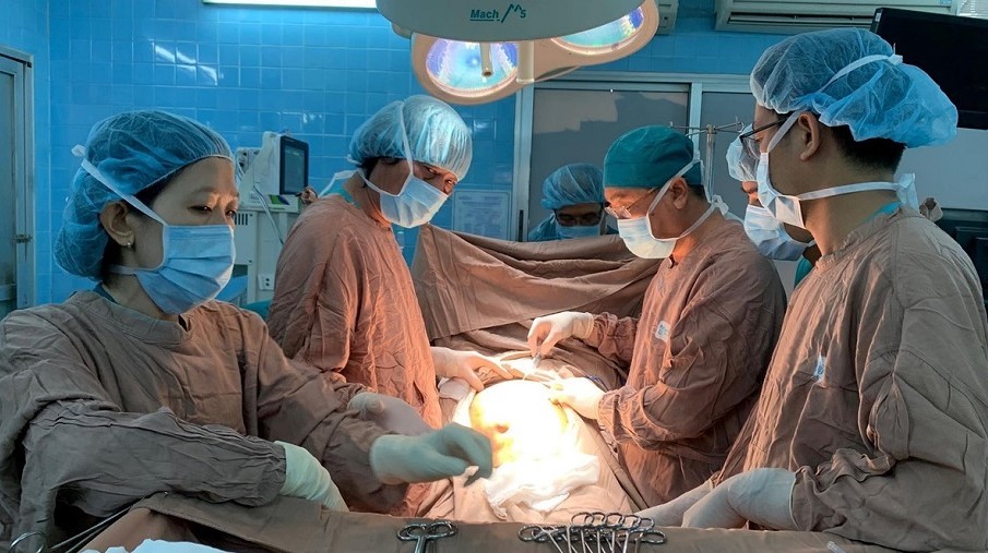 Cô gái Việt mang khối u khủng, y văn thế giới chỉ ghi nhận 10 trường hợp