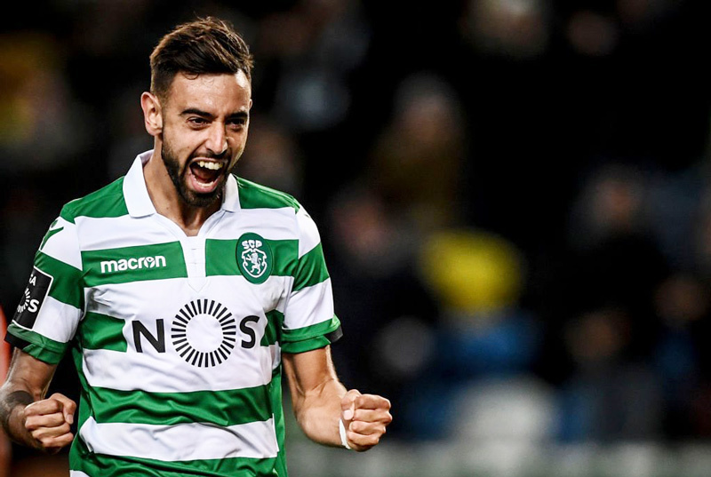 Bruno Fernandes xé lưới Liverpool, MU sốt xình xịch