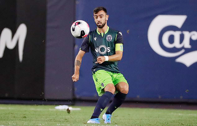 Bruno Fernandes xé lưới Liverpool, MU sốt xình xịch