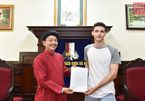 Hanoi university welcomes American student