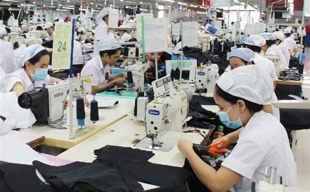Garment factories shift production to masks amid COVID-19