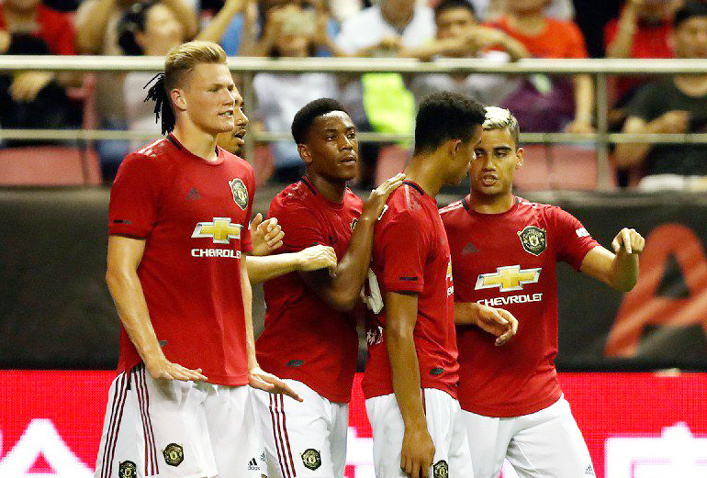 MU đánh bại Tottenham nhờ hàng công thăng hoa