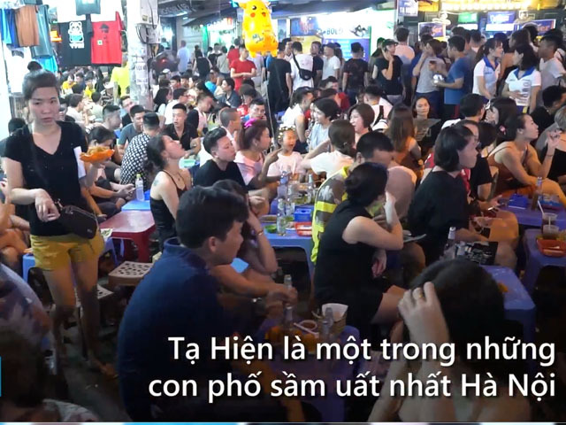 Tạ Hiện - khu phố đêm 'hái ra tiền' ở Thủ đô