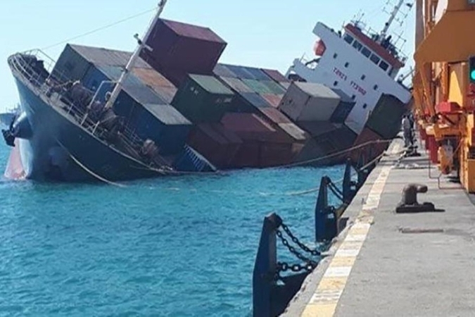 Tàu chở hàng Iran chìm ở biển Caspi