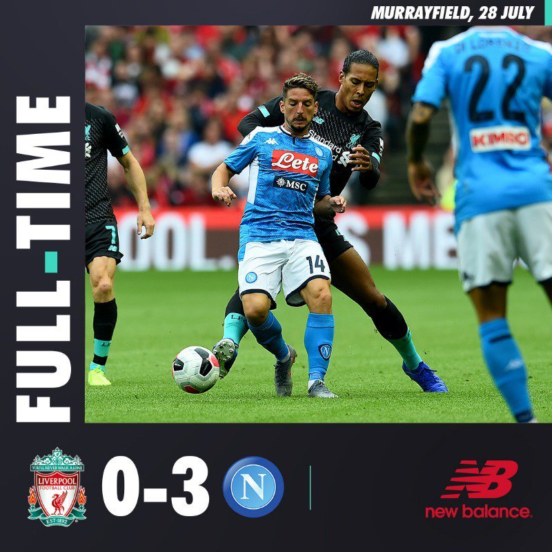 Liverpool thảm bại 0-3 Napoli, mất uy nhà vô địch C1